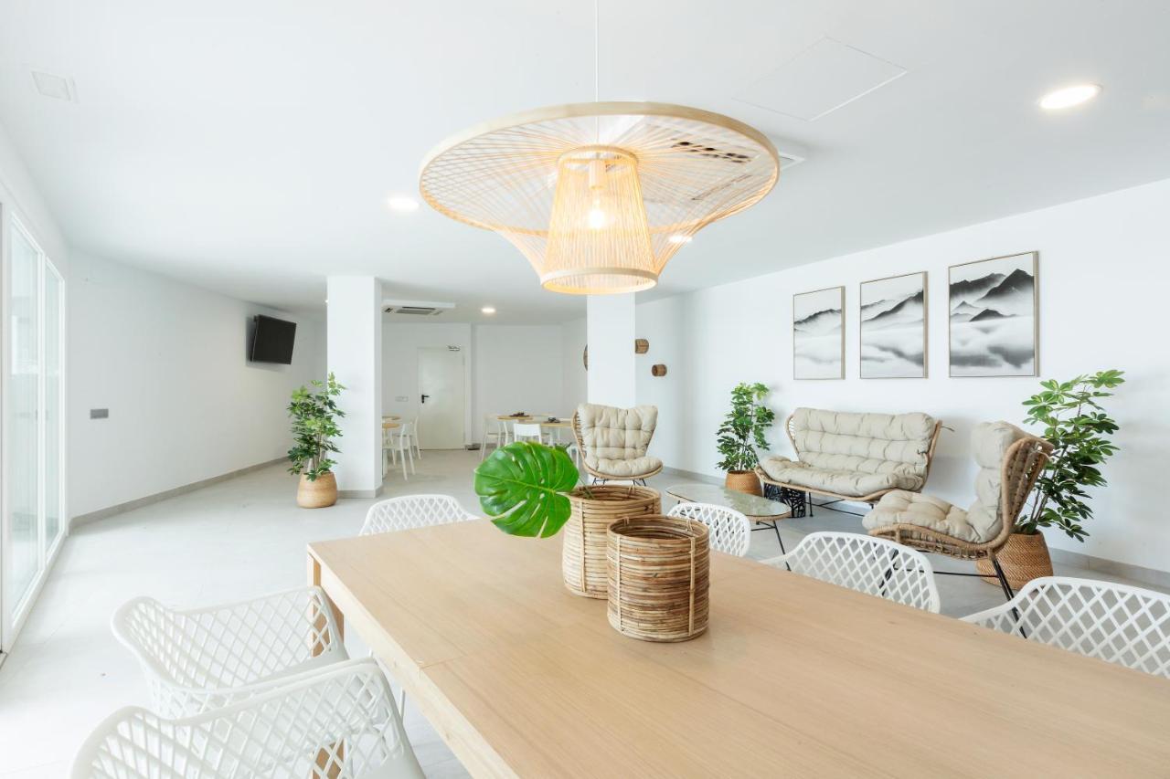 Apartamentos Martalia Nerja Торрокс-Коста Экстерьер фото